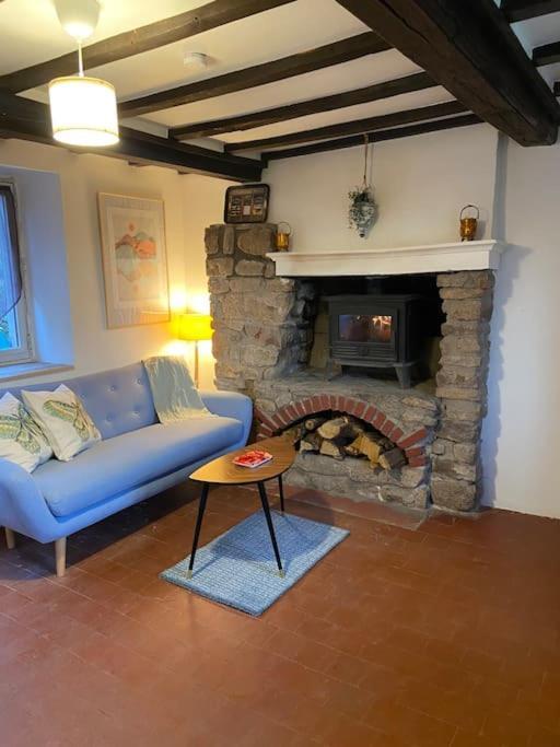 Holiday home Maison Du Petit Poete Quarre-les-Tombes